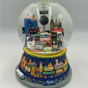 Broadway Musicals New York New Years 2000 Snow Globe and Music Box Works
